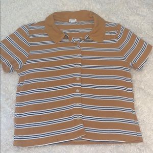 Short sleeved shirt with collar